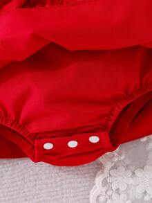 Sött 2-delat set för babyflicka, röd- och vitrandig 2-i-1-bodysuit med 3D-blomrosett, patchwork och colorblock, öppen gren och skort + röd rosetthårband - Röd - Visa 9