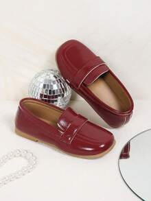 1 Pair Red Girls' Slip-On Shoes, Non-Slip Flat Bottom, Fashionable Minimalist Glossy Solid Color Elegant Campus Shoes, PU Round Toe Design, Suitable For Campus All-Season Daily Wear And Campus Performances - Red - View 4