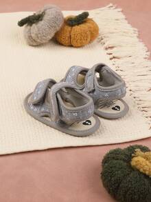 1 Pair Unisex Summer Open Toe Sandals, Triangle Print Soft Sole Anti-Slip Pre-Walker Shoes, Breathable Infant Shoes For Newborns - Grey - View 3