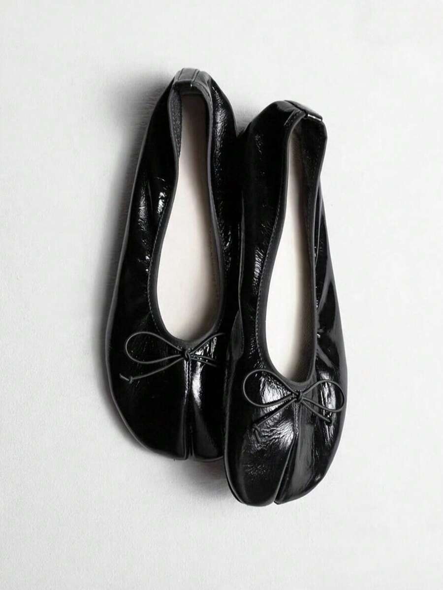 Plus Size Wide Fit Ruched Texture Pointed Toe Mini Bow Slip-On Ballet Flat Shoes - Black - View 1