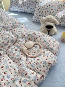 Pastoral Style Blue Flower Strawberry Duvet Cover Set, Textured Polyester, Includes 1 Duvet Cover, 1 Bed Sheet, 2 Pillowcases, Duvet Insert And Pillow Insert Not Included, Pillowcase Pattern Randomly Cropped - Baby Blue - View 11