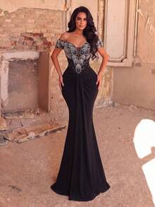 Elegant Cold Shoulder Sequin Mermaid Gown With Applique Decor And Lace-Up Back Detail, Suitable For Parties And Formal Occasions - Black - View 8
