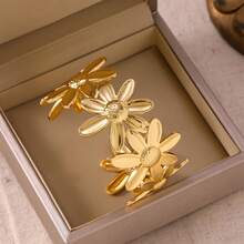 Exaggerated 304 Stainless Steel Open Bracelets For Women With Irregular Geometric Line,Chunky Wave-Shaped Bangles,Suitable For All Occasions As Gifts - AZ-010 - View 3