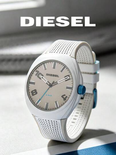 Relógio Masculino Diesel Série Stigg 48mm Aço Inoxidável Branco Fosco com Pulseira de Silicone Perfurada Respirável Branca e Cinza DZ1884