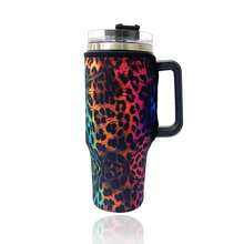 1 buah Sarung Tumbler Isolasi Motif Leopard Anti Selip 1200ml/40oz, Penutup Pelindung Botol Air Tahan Gores - MultiWarna - View 12