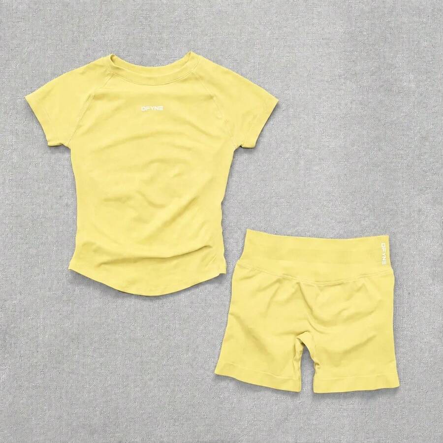 Dfyne Set , shorts scrunch, top manga corta gym, conjunto fitness mujer, ropa deportiva seamless, shorts levanta glúteos, ropa para gymrat, Dfyne Impact.Conjunto De Pantalones Cortos De - Amarillo Claro - Ver 1