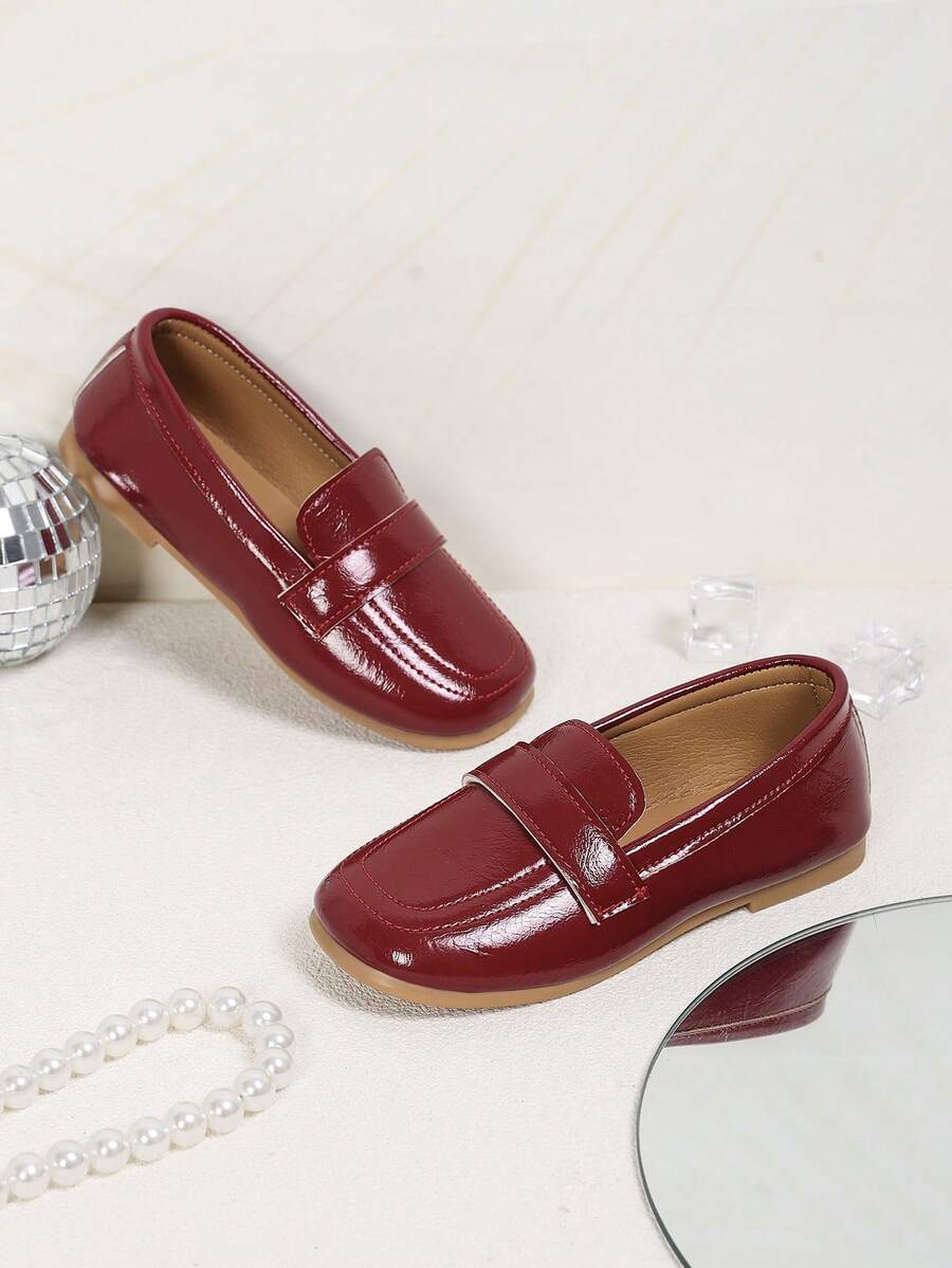 1 Pair Red Girls' Slip-On Shoes, Non-Slip Flat Bottom, Fashionable Minimalist Glossy Solid Color Elegant Campus Shoes, PU Round Toe Design, Suitable For Campus All-Season Daily Wear And Campus Performances - Red - View 1