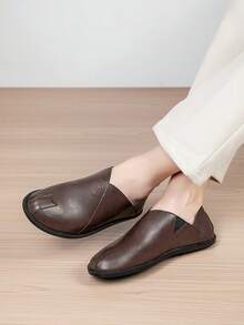 Men's Plus Size Slip-On Casual Loafers With Exquisite Embroidery, Sturdy Stitching, Flexible Upper, Comfortable Fit - Brown - View 9
