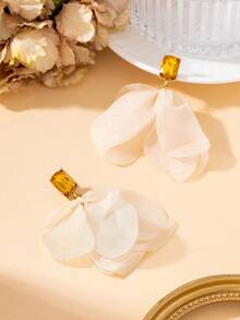 1 Pair Gentle Fairy Style Summer Vacation Atmosphere Beige Mesh Flower Pendant Earrings For Women - Apricot - View 4
