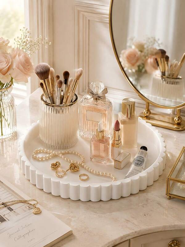 1 pieza Bandeja de tocador redonda con borde festoneado de silicona, organizador de joyas y perfumes para cosméticos, anillos, pendientes, relojes y accesorios pequeños, tocador de dormitorio, encimera de baño, decoración de dormitorio, regreso a la escuela, decoración de otoño y regalo para mujeres, boda