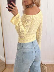Atasan Crop Top Jala Bahu Asimetris Wanita, Blus Pesta Kasual Lengan Panjang Berbentuk Flare Motif Bunga 3D dengan Detail Kerut dan Potongan Ramping - Kuning - View 6