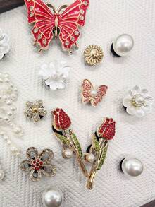 16PCS Bling Rhinestone Red Butterfly Rose Clog Shoe Charms Accessories Faux Pearl Bow Flower Shoe Buckles DIY Decorations Retro Beads Shoe Clips Decor - Multicolor - View 5