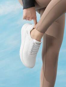 Skechers 女款輕量休閒鞋 BOBS SQUAD CHAOS 繫帶運動鞋 舒適緩震 透氣走路鞋 117497-OFWT - 乳白色 - 查看 4