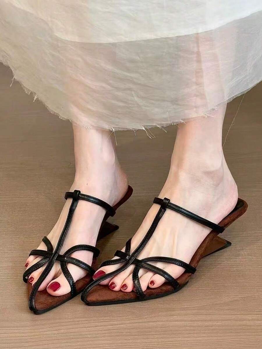 Sandal Selop Bertali Ujung Kaki Desain Niche Prancis untuk Wanita, Gaya Baru Musim Panas 2026, Sandal Elegan Serbaguna dengan Hak Tebal Mewah Ringan - Hitam - View 1
