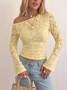 Atasan Crop Top Jala Bahu Asimetris Wanita, Blus Pesta Kasual Lengan Panjang Berbentuk Flare Motif Bunga 3D dengan Detail Kerut dan Potongan Ramping - Kuning - View 5