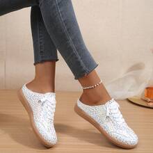 Zapatos deportivos casuales para mujer de unicolor con cordones, cómodos, tipo slip-on, para uso diario, ir al trabajo, compras, sin fatiga, suela fina, zapatos de entrenamiento alemanes, estilo minimalista, estilo universitario, punta cerrada, tipo mule, temporada de vuelta al colegio, moda versátil casual - Plateado - Ver 2