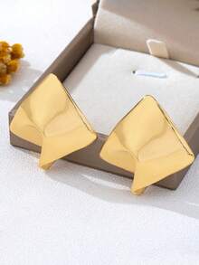 1 Pair Personalized Exaggerated Metal Asymmetrical Pleated Geometric Earrings For Women, Suitable For Daily, Vacation, Party Wear Accessories - Gold - View 3