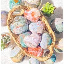 Vibrant Multi-Color Ocean Amber Heart-Shaped Stone | Ocean Amber Crystal, Worry Stone, Friendship Gift, Suitable For Home Decor/Valentine's Day/Christmas/New Year, Best Gift Choice, Crystal Gift For Parents, Jewelry Pattern, Jewelry Pattern - Multicolor - View 12