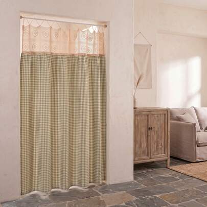1pc Red And Green Plaid Fine Stripe Lace Patchwork Door Curtain, French Country Style With Exquisite Beige Lace Hollow Floral Trim And Fine Stripe Patchwork, Natural Drape, Cleverly Conceals Doorways And Clutter, Widely Suitable For Kitchen Door, Bathroom Door, Bedroom Doorway, Entrance Partition, Balcony And Bay Window, Soft Decoration For Daily Home Spaces, Suitable For Spring, Summer, Autumn And Winter