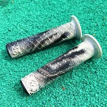 Universal Mountain Bike Handlebar Grips 13.5CM High Elasticity Comfortable Rubber Anti-Slip Shock-Absorbing Wear-Resistant Handlebar Covers For Scooter, Small Wheel Bike, Off-Road Bike, Outdoor Sports Cycling Parts - Multicolor - View 17