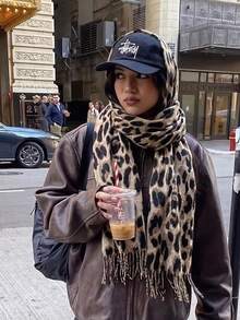 1件豹紋秋冬時尚保暖女款深棕色羊毛加厚圍巾，保暖壓克力圍巾，柔軟如羊絨，波希米亞休閒防風情侶披肩，舒適毯巾圍巾，適合日常穿著 - 駝色 - 查看 4