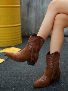 Botas occidentales de ante hasta la pantorrilla para mujer, punta puntiaguda, tacón medio grueso, parte superior con patrón bordado, decoración de borlas laterales, botas casuales sin cordones para otoño/invierno - Marrón - Ver 2