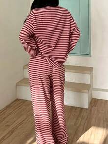 2件組女款純色極簡條紋睡衣套裝，附雙口袋抽繩長褲與對比色圓領上衣 - 玫瑰紅 - 查看 3