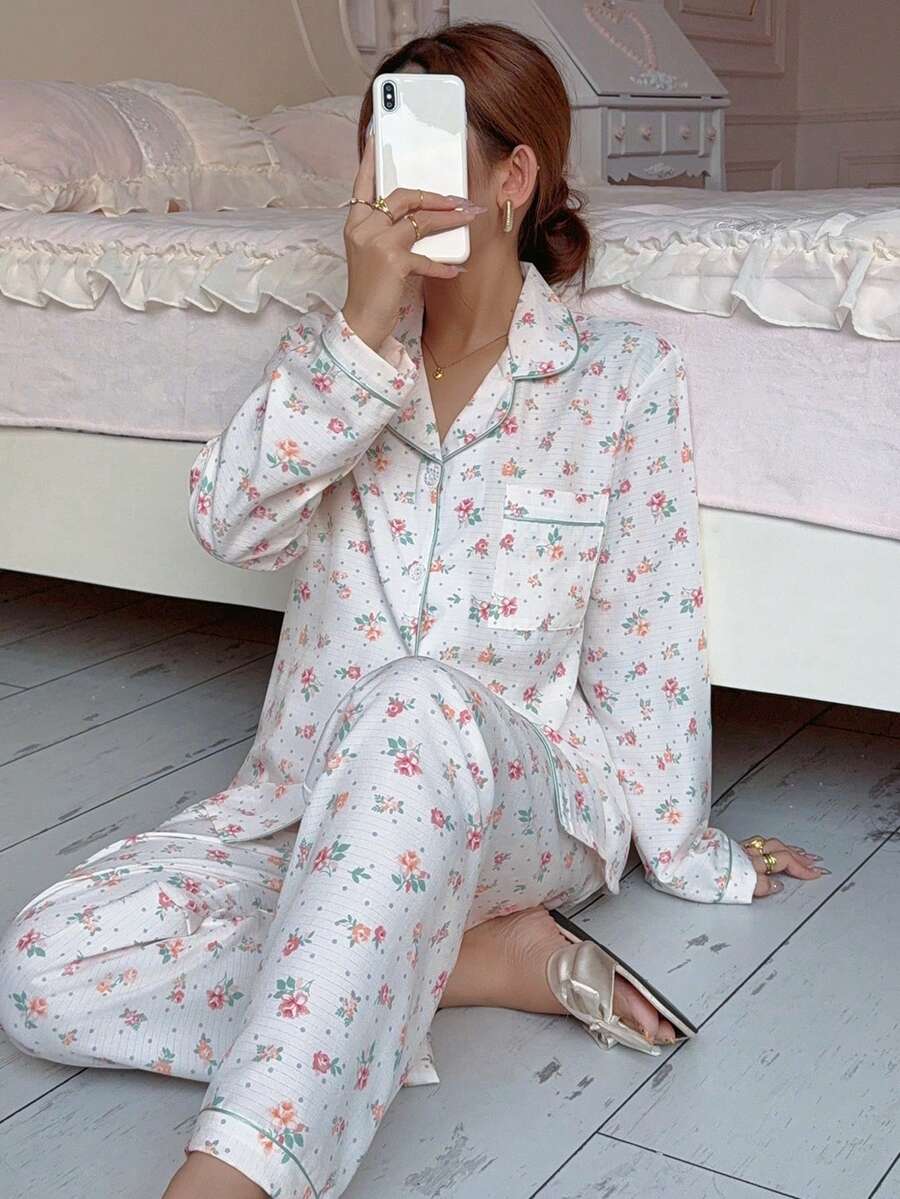 Dreamivo 2pcs/Set Women's Comfortable Ditsy Floral Lapel Long Sleeve Top And Bowknot Long Pants Pajama Set - White - View 1