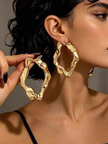 1 par de pendientes de botón asimétricos con diseño geométrico hueco exagerado para mujer, estilo europeo y americano - Amarillo Oro - Ver 1