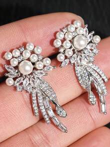1 Pair Fashionable Luxury Elegant Graceful Floral Stud Earrings With Synthetic Cubic Zirconia And Faux Pearl, Women's Jewelry For Daily Wear, Banquet, Party, Gift - Silver - View 5