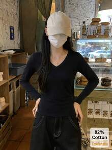 女款黑色V領長袖T恤，秋冬內搭底層上衣，修身版型，純色，92%棉 - 黑色 - 查看 2