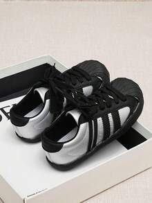1 Pair Unisex Shell Toe White Sneakers, 2026 Summer New Niche Versatile Casual Student Sports Skate Shoes, Suitable For All Seasons - Silver - View 5