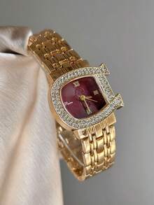 Exquisito Reloj con Forma de Herradura Dorada para Mujeres Diseño Elegante con Bisel de Diamantes de Imitación Esfera Roja Texturizada y Correa Completamente Dorada Perfecto para Uso Diario - Dorado - Ver 3