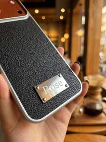 Custom Name Laser Engraved Metal Nameplate Phone Case, Compatible With IPhone 15 16 17 18 Pro Max, Silver Electroplated Frame, Large Camera Opening, Faux Leather Litchi Texture, Full Coverage Protective Phone Case, Luxury Personalized Gift, Suitable For Women And Girls, Daily Commute, Office, Date, Party, Birthday Surprise Gift - Black - View 7