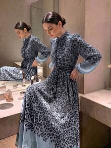 女款優雅現代時尚奢華豹紋滿版印花保守鈕扣連身裙 - 霧霾藍 - 查看 5