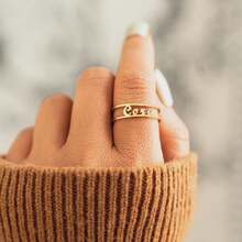 Anillo de letra hueca para mujer, anillo ajustable abierto chapado en oro de 18K de acero inoxidable, joyería minimalista, accesorio para el dedo de mujer, uso diario, regalo de cumpleaños - Multicolor - Ver 6