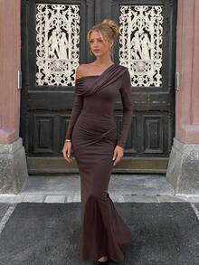 Gaun Pesta Elegan Lengan Panjang Wanita Musim Gugur/Dingin, Model Pas Badan, Bahu Asimetris, Desain Berkerut Asimetris, Detail Kancing Depan, Hem Model Duyung, Cokelat - Coklat - View 9
