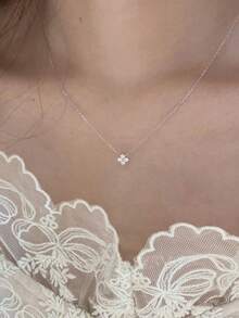 1pc Minimalist Elegant Lucky White Stone Flower Pendant Necklace Suitable For Women's Daily, Holiday And Party Wear - Silver - View 2