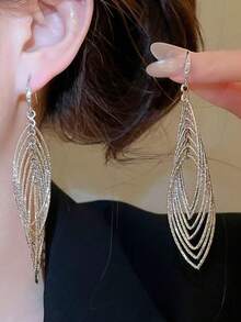 1 Pair Flashing Line Earrings, Elegant Dangle Earrings For Women, Suitable For Evening Party, Daily Wear, Holiday And Party - Silver - View 1