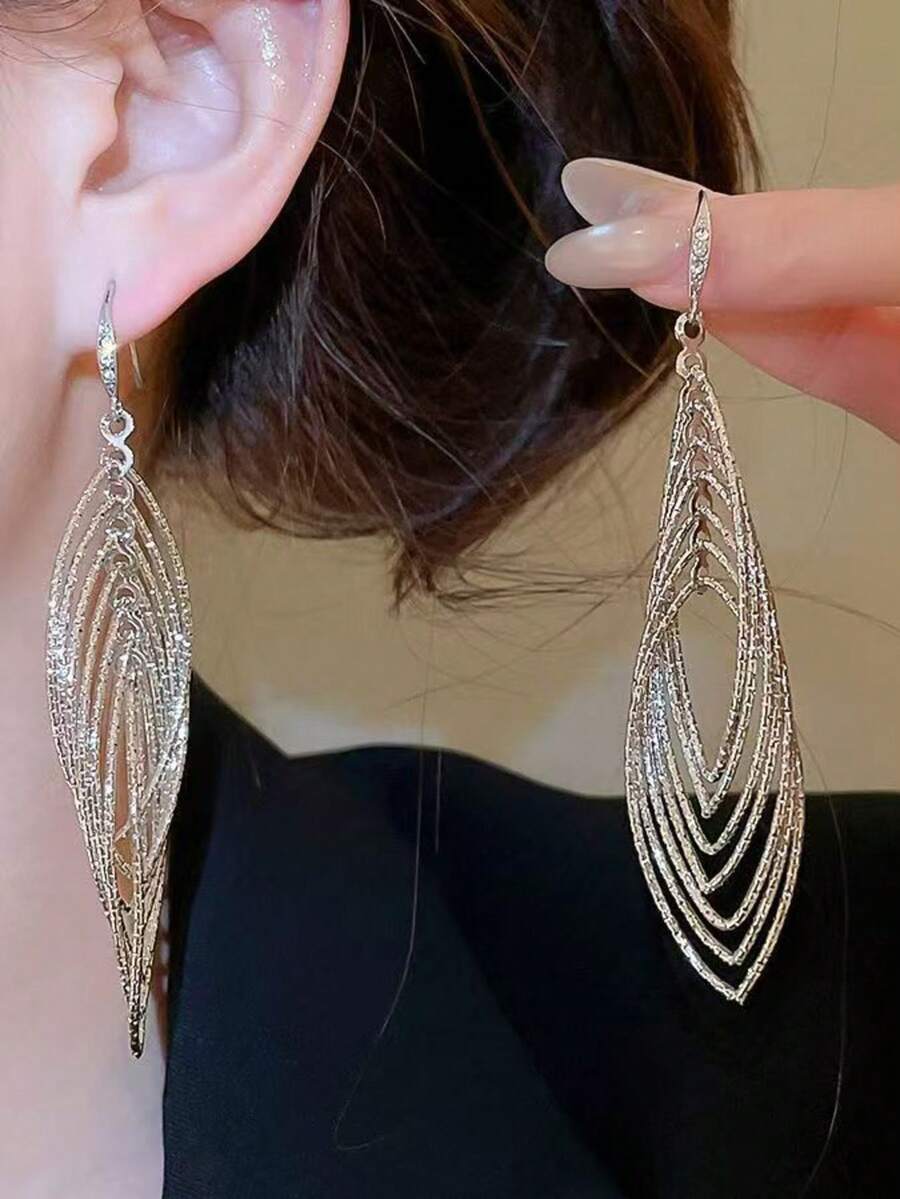 1 Pair Flashing Line Earrings, Elegant Dangle Earrings For Women, Suitable For Evening Party, Daily Wear, Holiday And Party - Silver - View 1