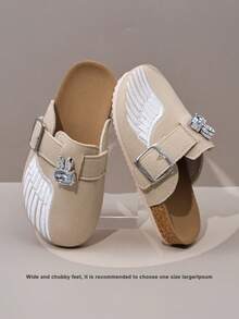 1 Pair Kids' Wing Embroidery + Rhinestone Rabbit Decor Buckle Beige Soft Bottom Non-Slip Round Toe Low-Top Metal Buckle Adjustable Strap Flat Sole Simple Casual Style Closed Toe Mule Slippers For Home / Short Trips / Casual Shopping - Beige - View 1