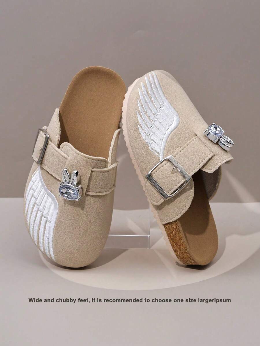 1 Pair Kids' Wing Embroidery + Rhinestone Rabbit Decor Buckle Beige Soft Bottom Non-Slip Round Toe Low-Top Metal Buckle Adjustable Strap Flat Sole Simple Casual Style Closed Toe Mule Slippers For Home / Short Trips / Casual Shopping - Beige - View 1