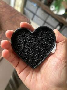 Heart-Shaped Makeup Brush Cleaning Tray, Portable Cleaning Mat, Textured Bottom Design, Cute Heart Shape, Suitable For Makeup Brushes, Easy To Store, Perfect For Travel And Studio Use - Multicolor - View 6