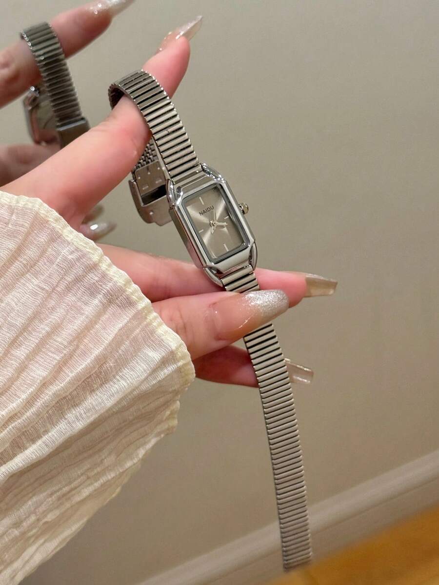 1pc Fashion Silver-Grey Dial Women's Quartz Wristwatch, Small Dial Thin Strap, Minimalist Markings, Suitable For Daily Wear - Silver - View 1