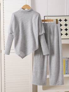 Tween Girl Kids Autumn/Winter 2-Piece Set Fashion New Casual Solid Color Minimalist Fuzzy Ribbed Irregular Hem Balloon Sleeve High Neck Gray T-Shirt Top With Loose Wide Leg Pants Long Pants Outfit - Grey - View 2