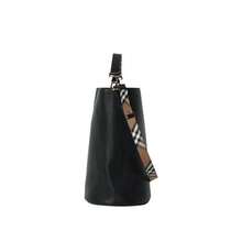 Burberry Solid Color Women's Shoulder Handbag 80840361 - Black 80840361 - View 3