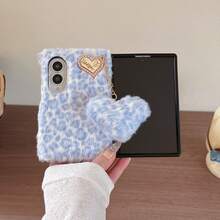 Autumn/Winter Plush Leopard Print Heart Pendant Phone Case For Samsung Galaxy Z Fold3/4/5/6/7/8, Vintage Sweet Girl Style Rhinestone Heart Logo Plush Heart Chain Full Coverage Anti-Drop Protective Shell - Baby Blue - View 4