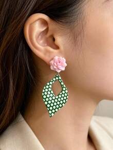 1 Pair Pink Floral Asymmetrical Hollow Acrylic Polka Dot Earrings, European And American Style, Personalized Fashion Sweet Elegant Vintage Stud Earrings For Women And Girls, Travel Wedding Party Accessories, Birthday Christmas Gift 2026 - Pink - View 3