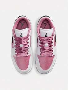 Zapatillas deportivas casuales de mujer WMNS AIR JORDAN 1 LOW SE de caña baja IO0668-100 - Blanco y Negro - Ver 6