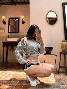 Y2K Homecoming Cross Graphic Off‑Shoulder Long Sleeve Top, Rivet Drawstring Slanted Shoulder Loose Tee, Fall Casual Women Streetwear Blouse - Grey - View 4